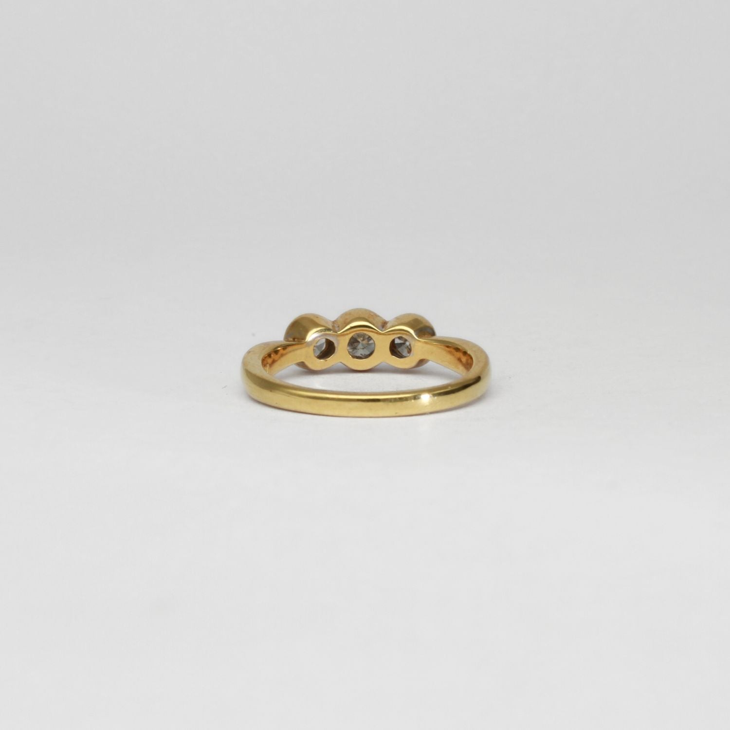 18ct gold 3 stone diamond ring by Duncan Eves