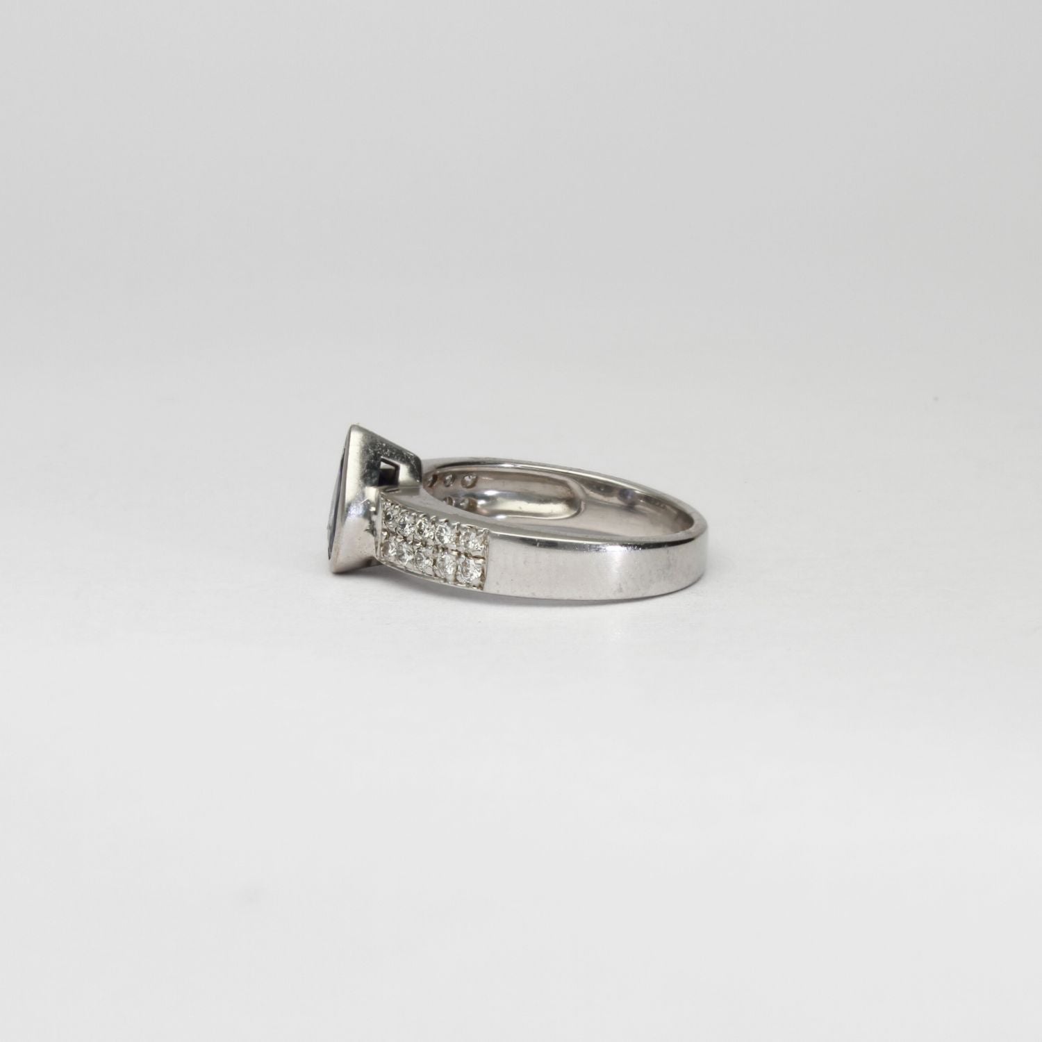 18ct white gold ring with teardrop tanzanite and diamonds by Duncan Eves