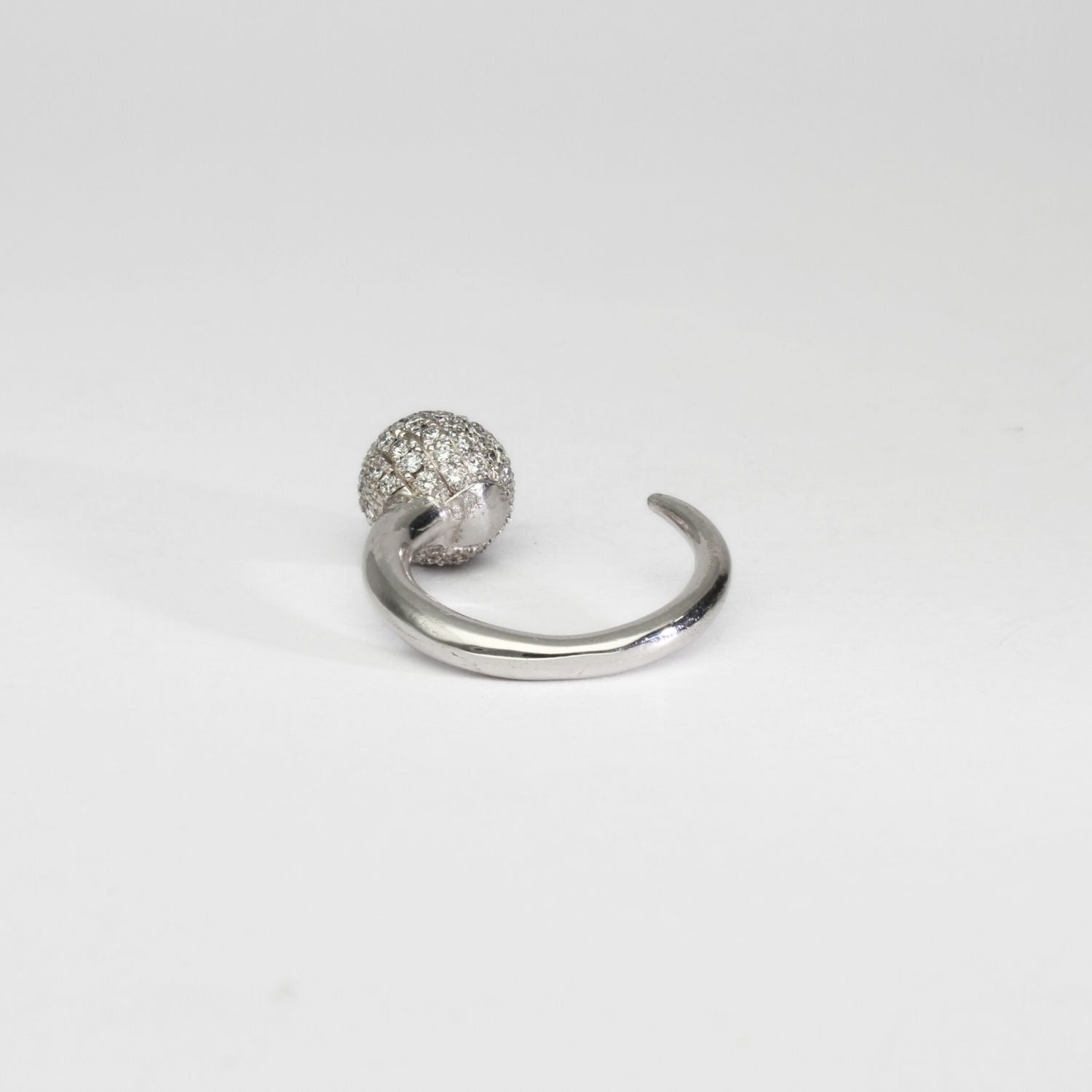 Comet ring 18ct white gold with diamonds by Duncan Eves
