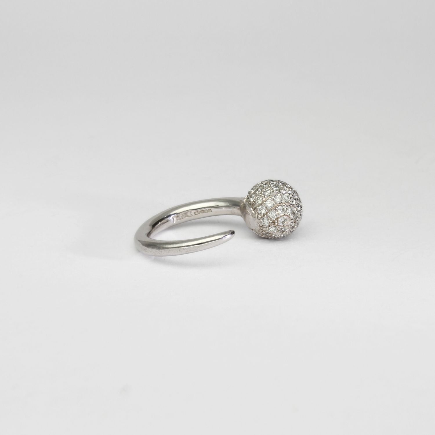 Comet ring 18ct white gold with diamonds by Duncan Eves