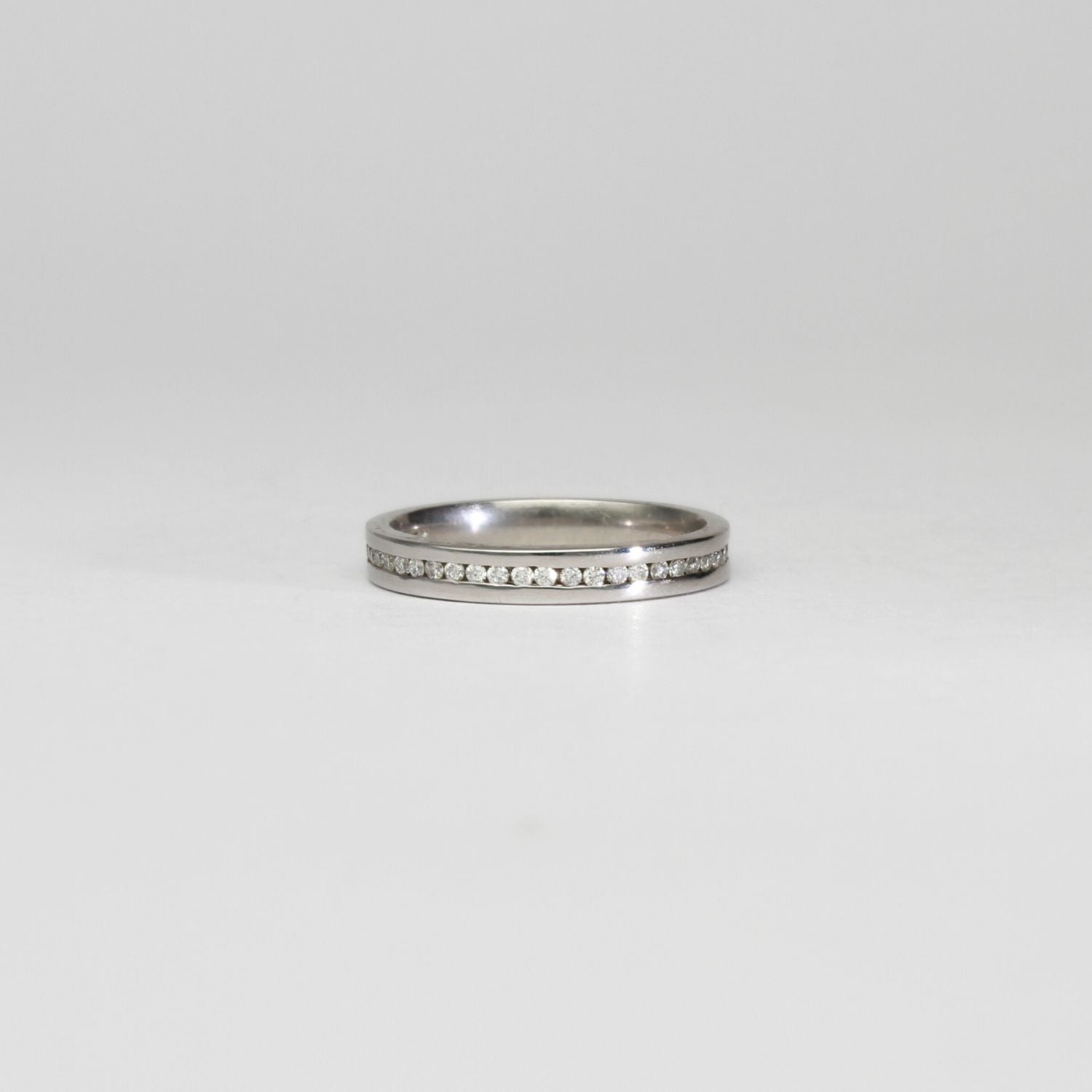 18ct white gold full eternity ring with diamonds by Duncan Eves