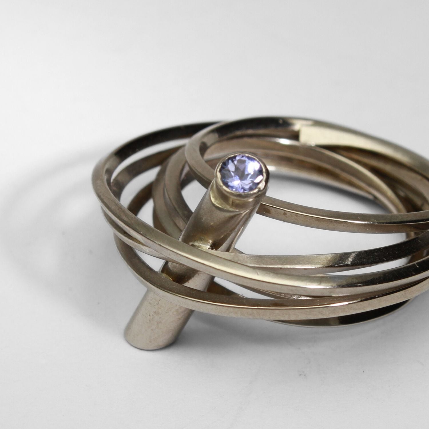Solitaire: 18ct White Gold Ring with Tanzanite
