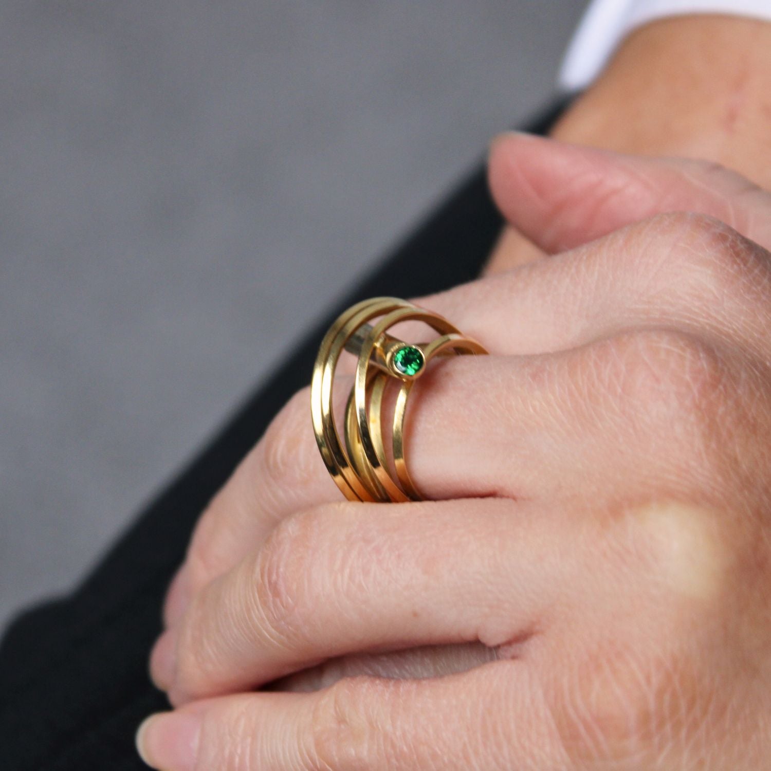 Solitaire: 18ct Gold Ring with Emerald