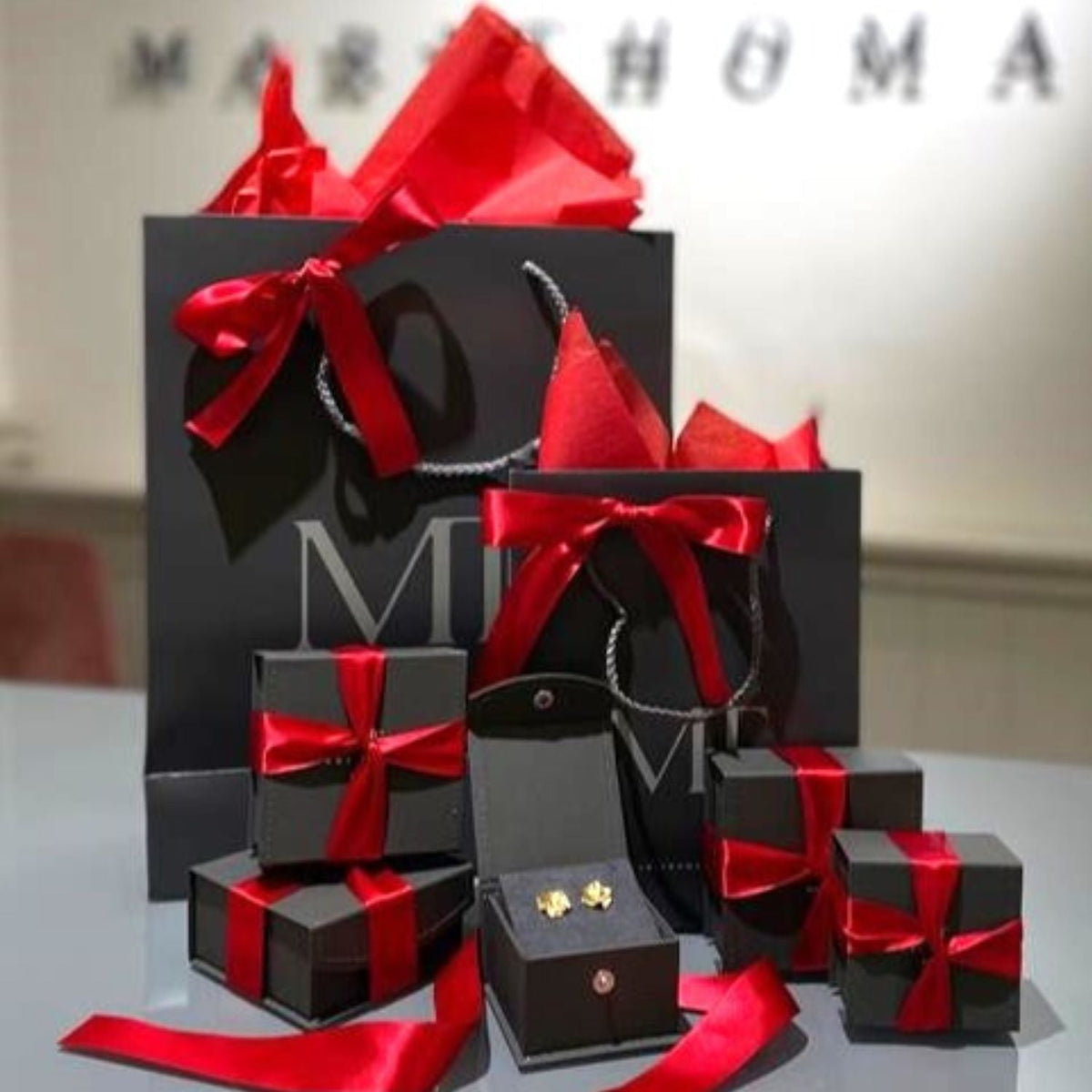 Women's gifts £300 to £500