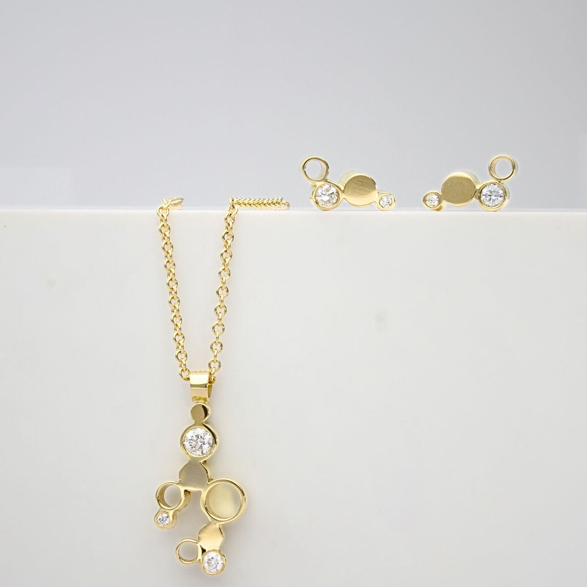 Solid Gold Jewellery by Mari Thomas