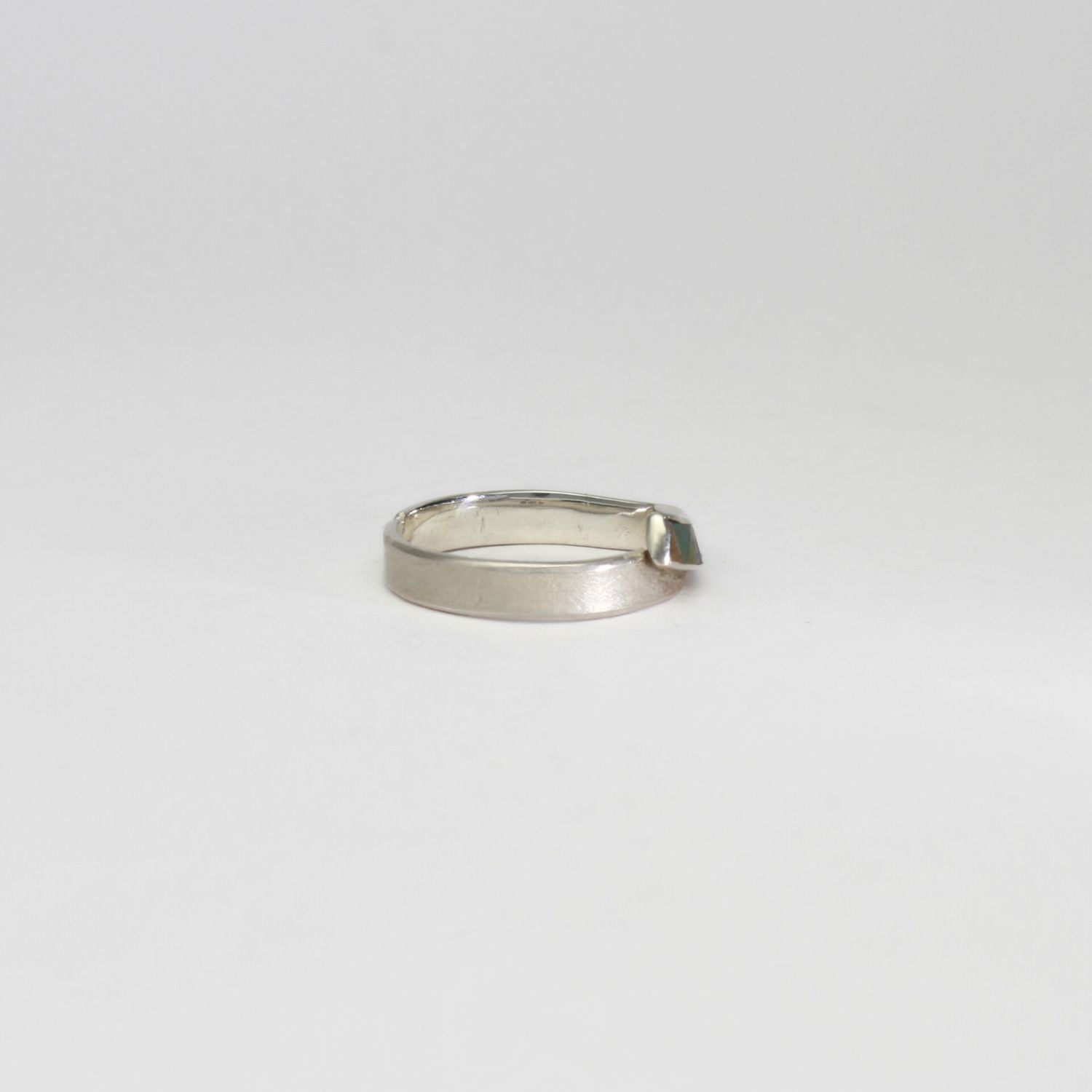 Ring - niobium & silver ring by Brian Eburah