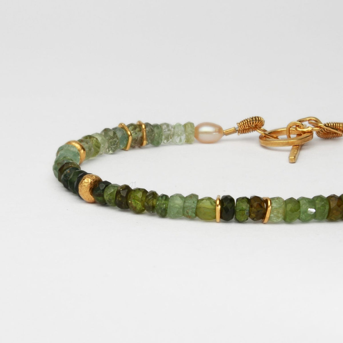 Green tourmaline & pearl 24kt gold plated bead bracelet by Bea Jareno