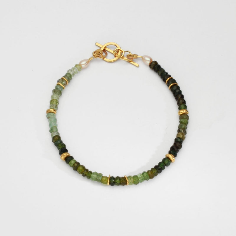 Green tourmaline & pearl 24kt gold plated bead bracelet by Bea Jareno