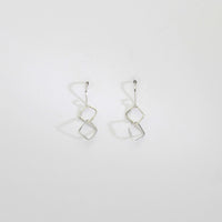 2 irregular link silver hook earrings by Bea Jareno