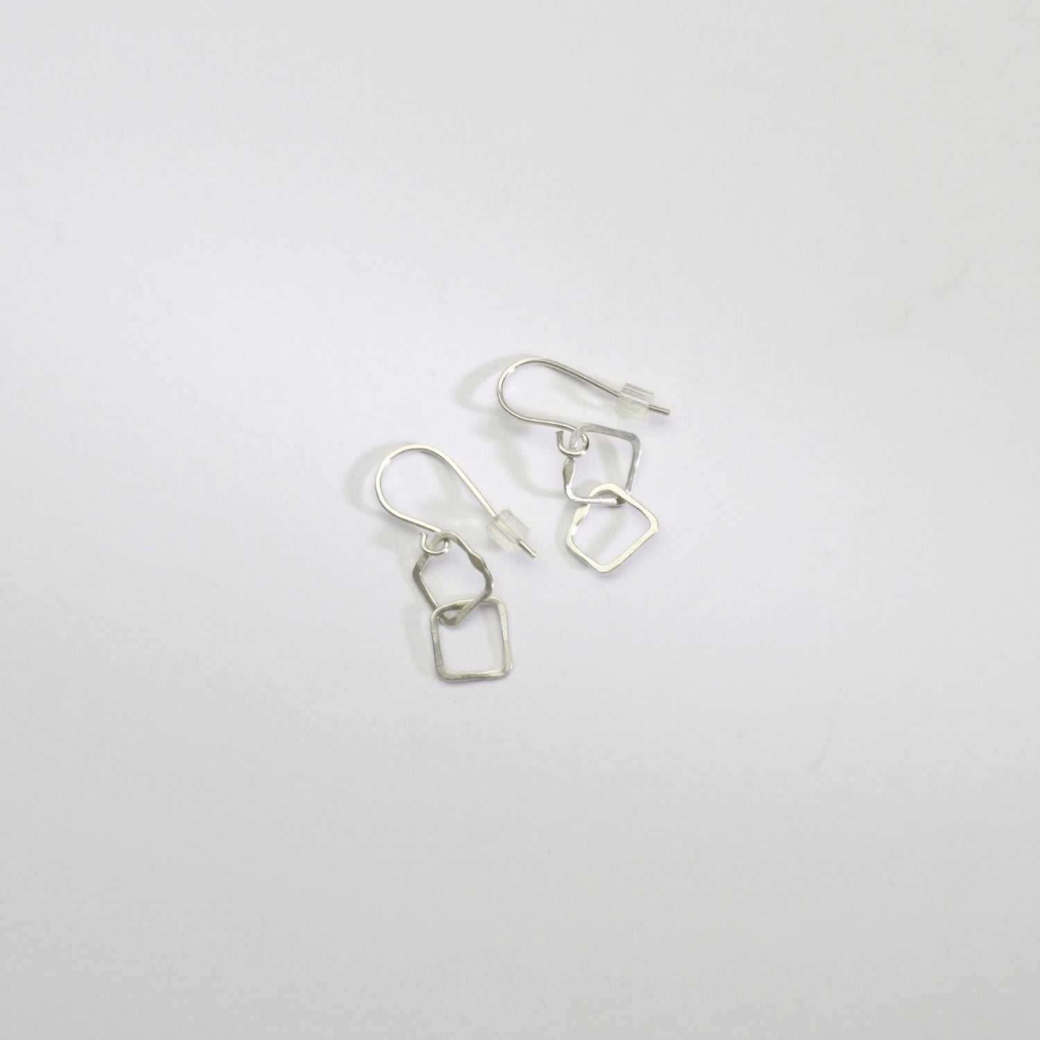 2 irregular link silver hook earrings by Bea Jareno