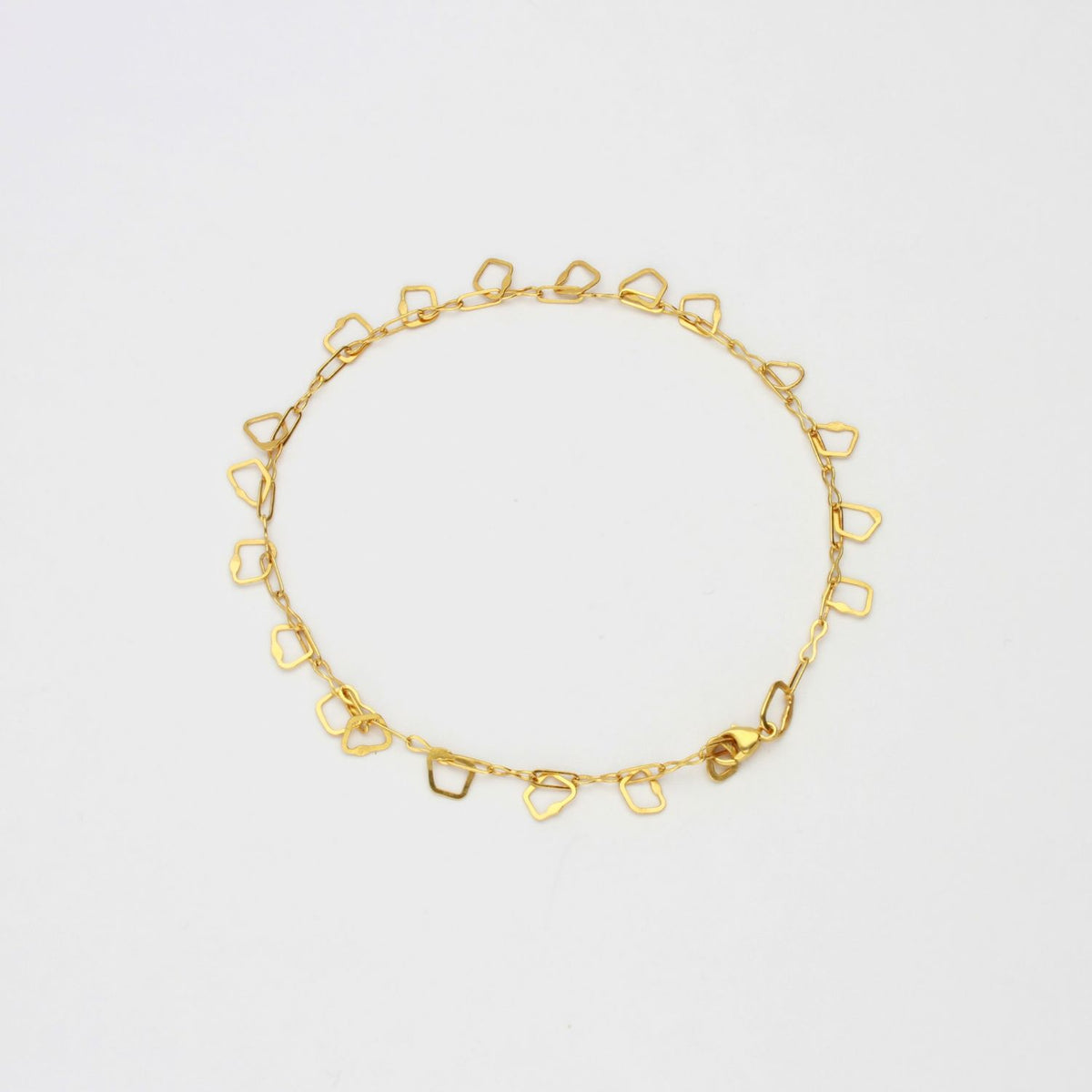 Fine bracelet with irregular links all around 24kt gold plated by Bea Jareno
