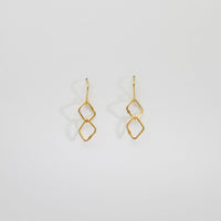 2 irregular links silver 24kt gold plated earrings by Bea Jareno