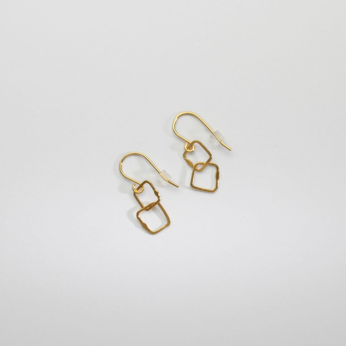 2 irregular links silver 24kt gold plated earrings by Bea Jareno