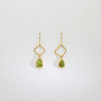 Teardrop peridots with large irregular links silver gold plated hook earrings by Bea Jareno