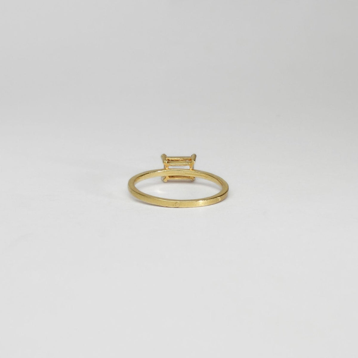 Delicate single white topaz ring by Bea Jareno