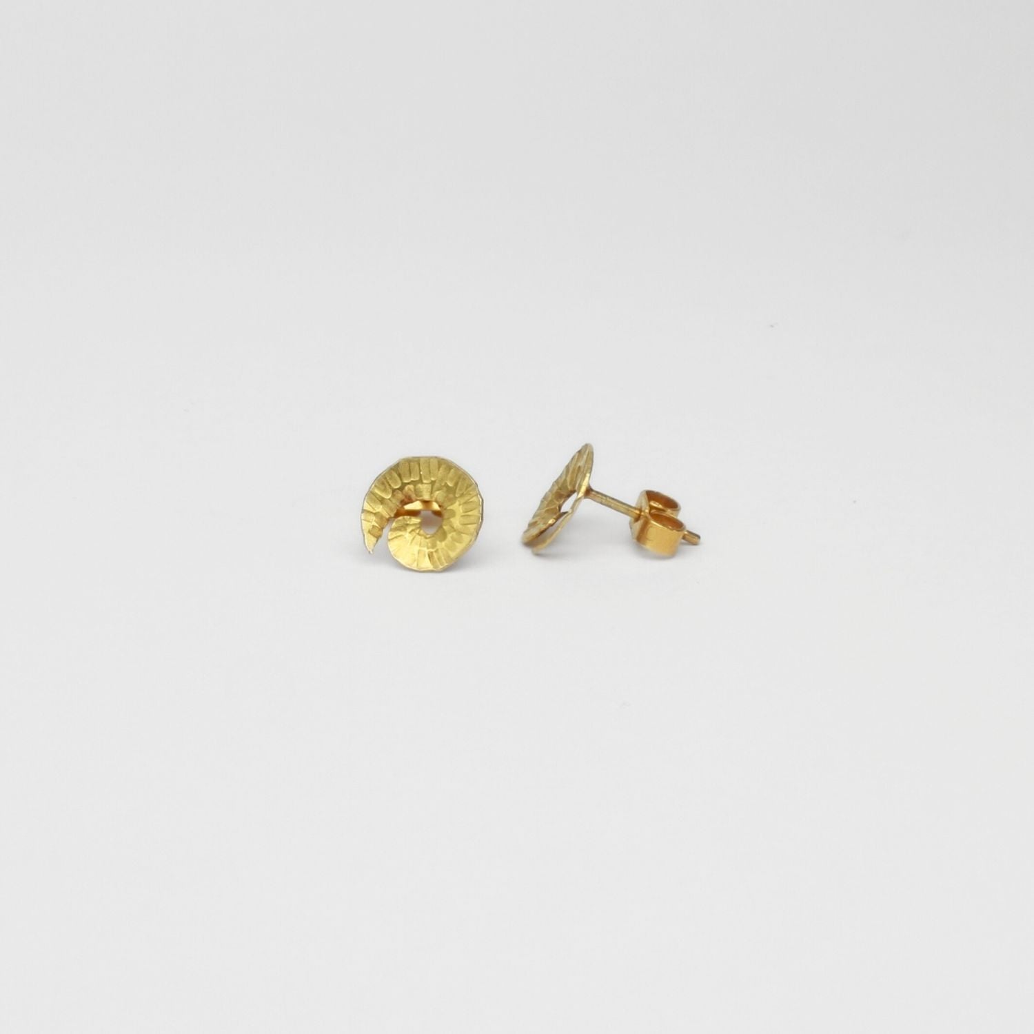 18ct gold spiral stud earrings by Charmian Ottaway