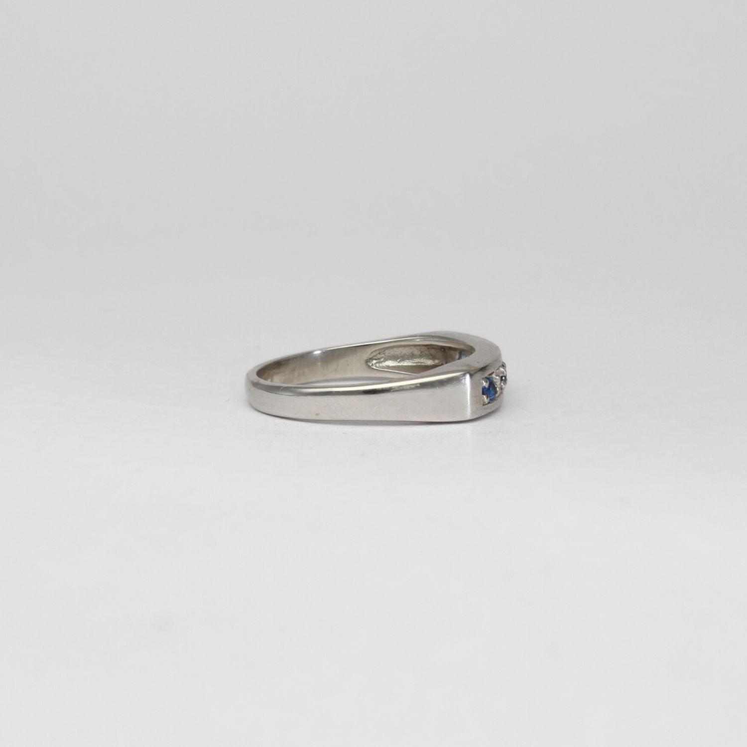 9ct white gold ring with blue sapphires and diamonds by D E Jewellery