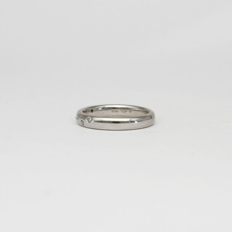18ct white gold ring with 7 diamonds by Duncan Eves