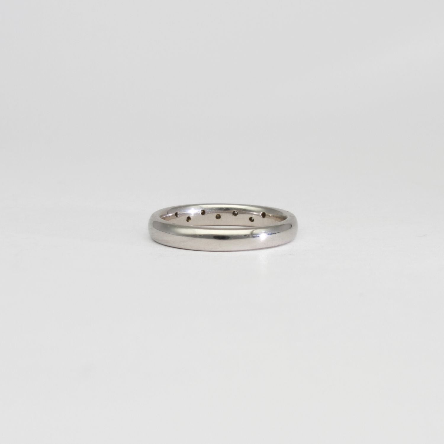 18ct white gold ring with 7 diamonds by Duncan Eves