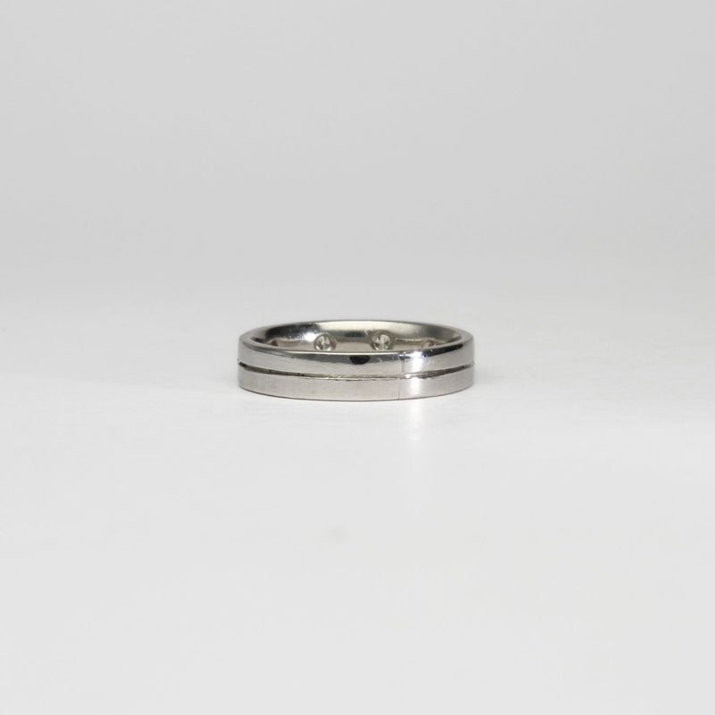 Platinum ring with 5 diamonds by Duncan Eves