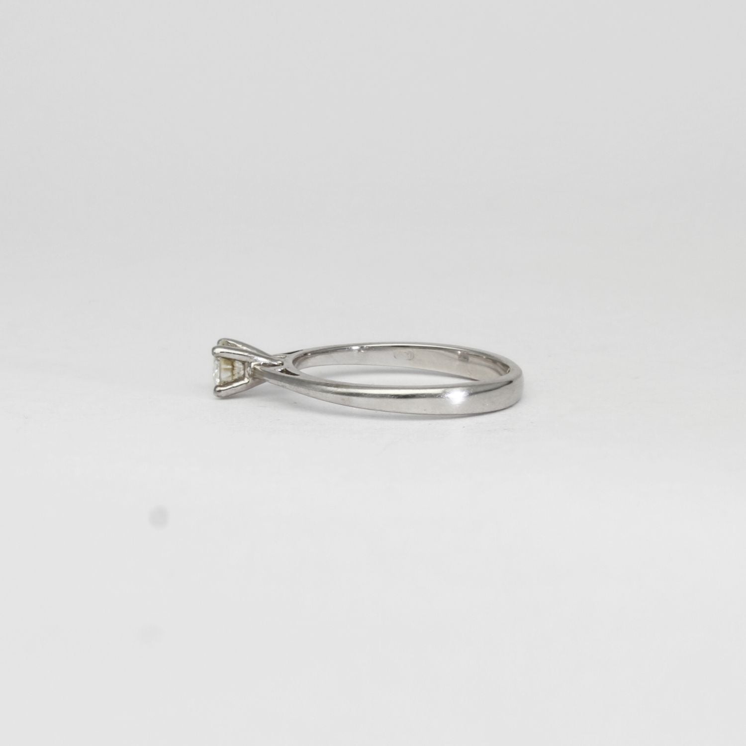 18ct white gold solitaire round diamond ring by Duncan Eves