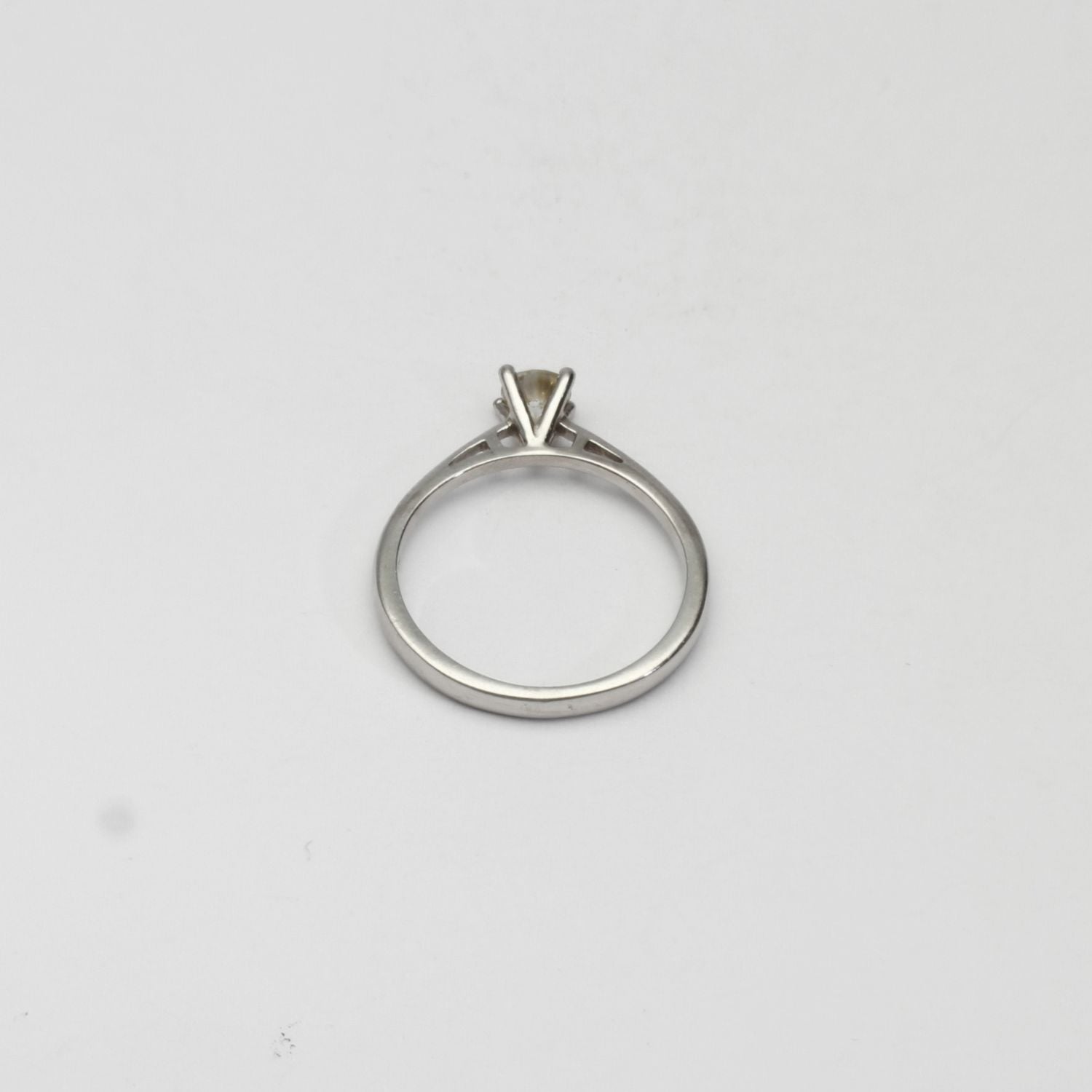 18ct white gold solitaire round diamond ring by Duncan Eves