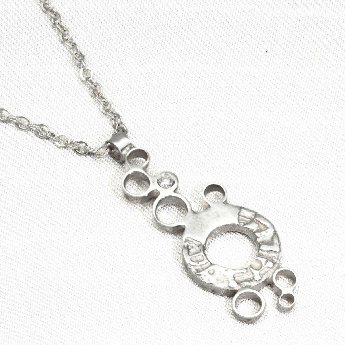 Dathlu / Celebration: Small Silver Pendant with Diamond