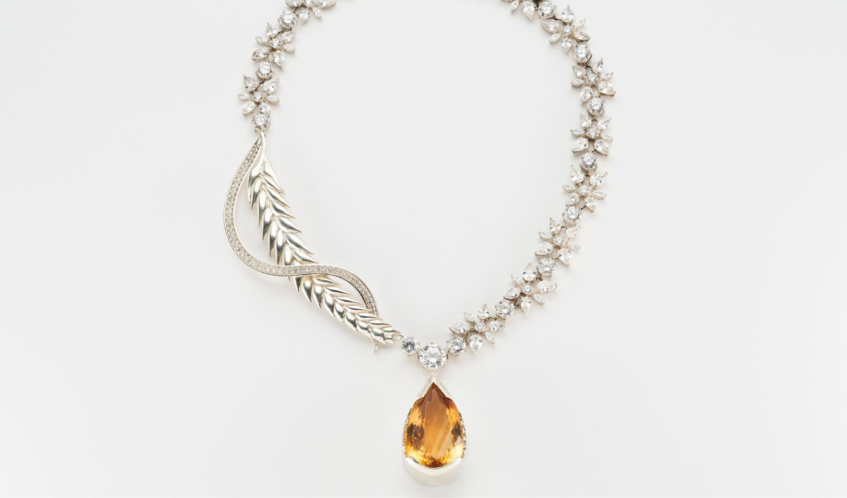 Jewelry Making in Birmingham 洋書 Birmingham School of Jewellery Winners Showcase – Mari