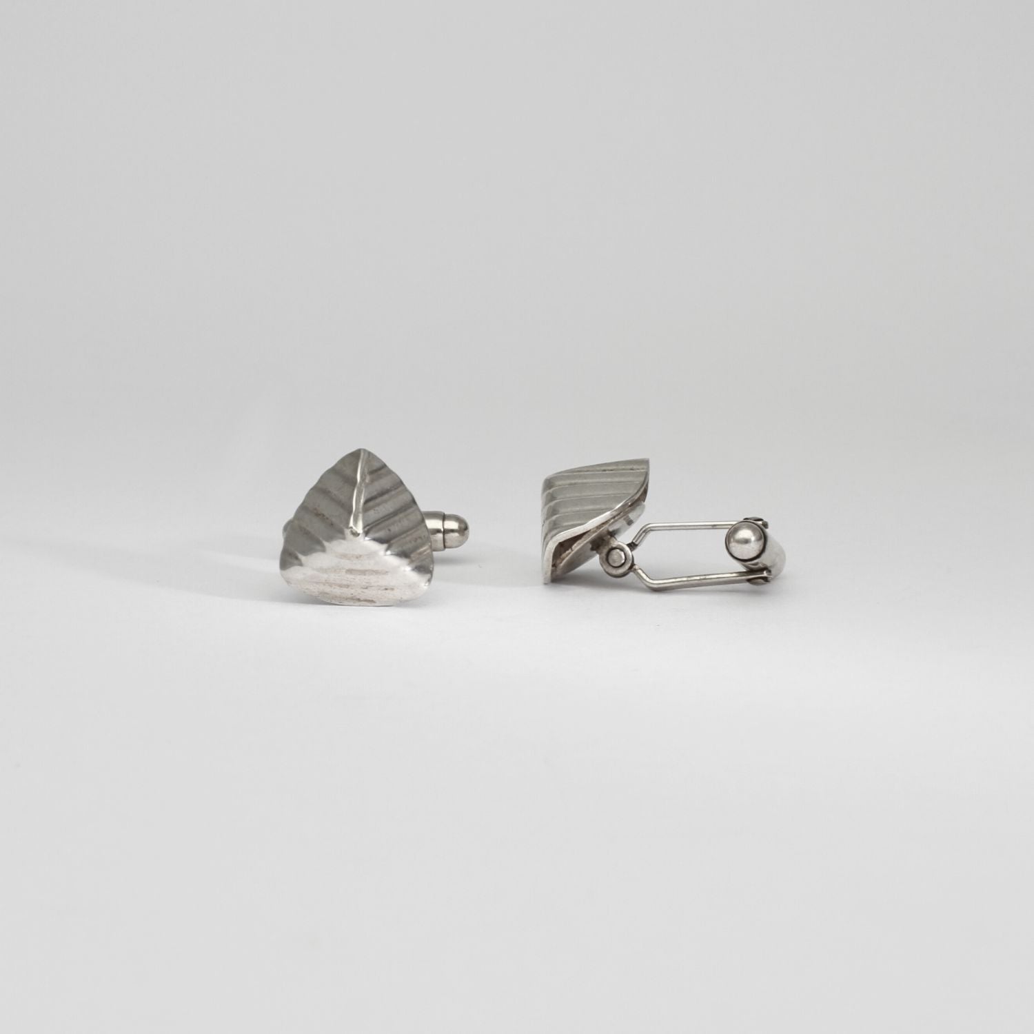 Tricornel ridged silver cufflinks by Karen Williams
