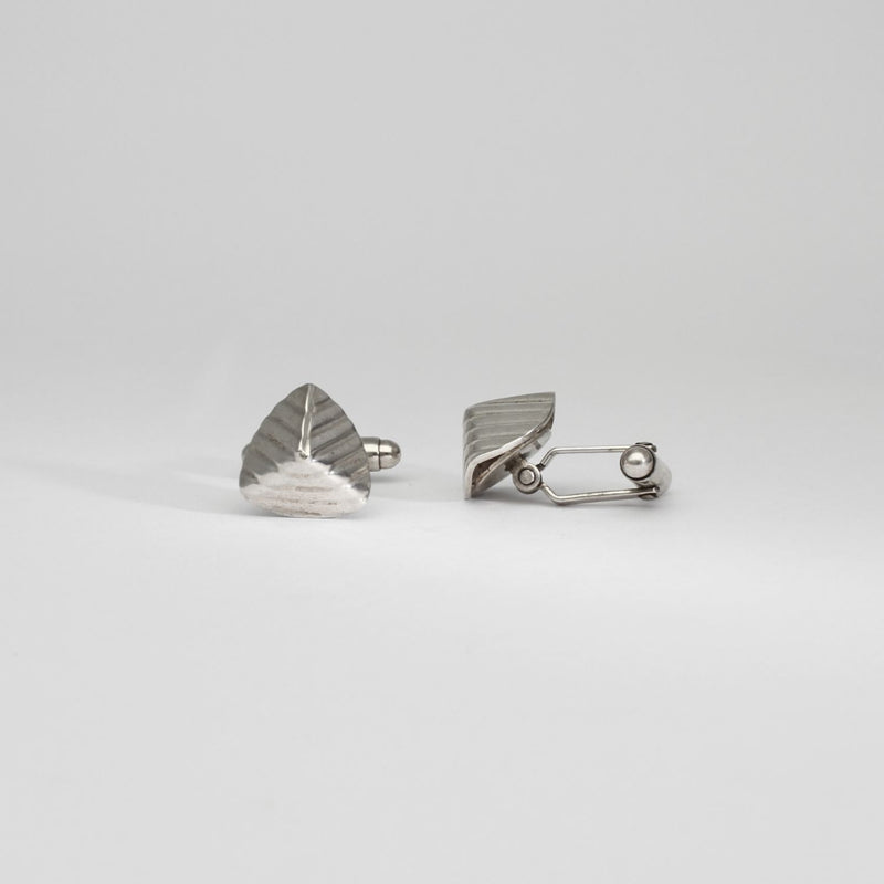 Tricornel ridged silver cufflinks by Karen Williams