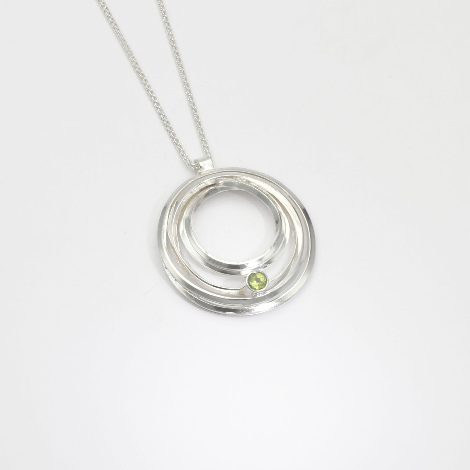 Solitaire: Small Silver Necklace with Peridot