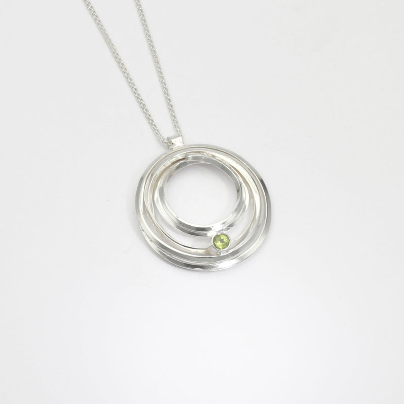Solitaire: Small Silver Necklace with Peridot