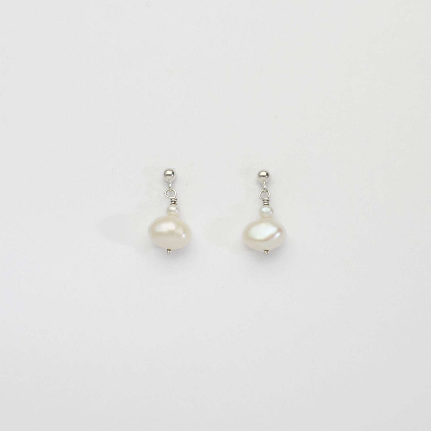 White blister & white pearls silver stud earrings by Natalie Vardey