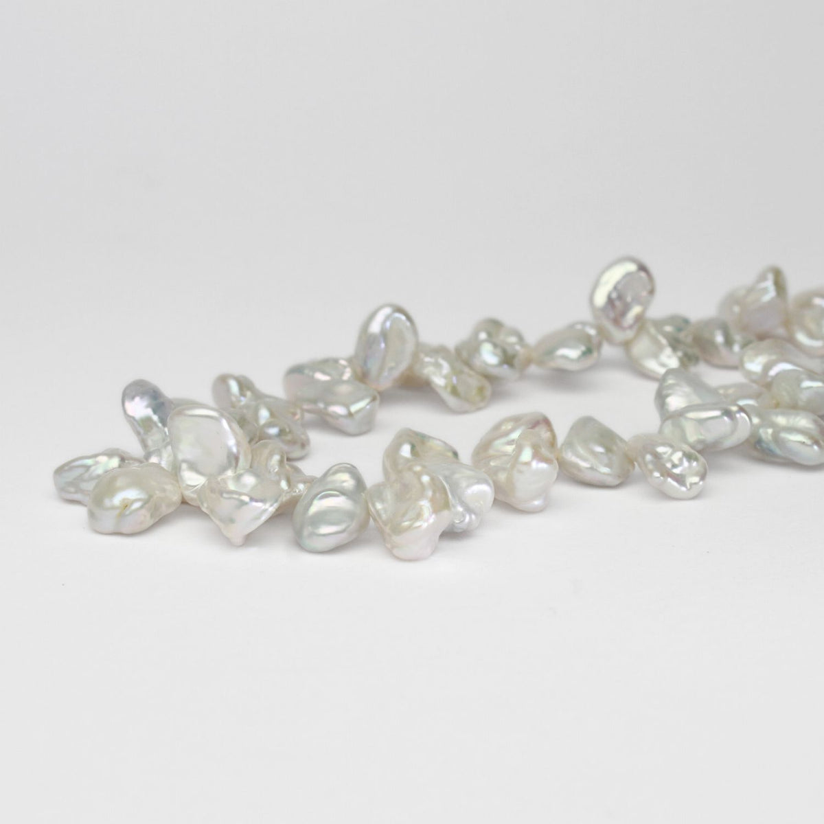 White silver keshi style pearl necklace with silver magnetic clasp