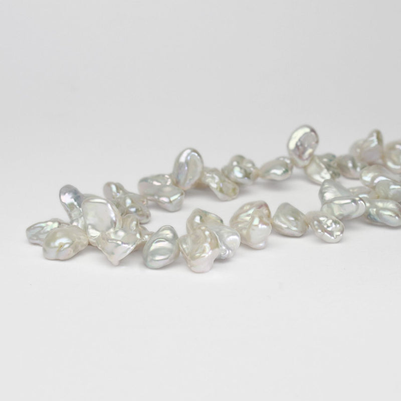 White silver keshi style pearl necklace with silver magnetic clasp