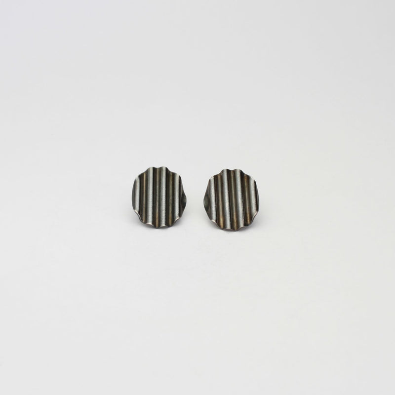 Oval ripple earrings in black silver by Suzie Horan
