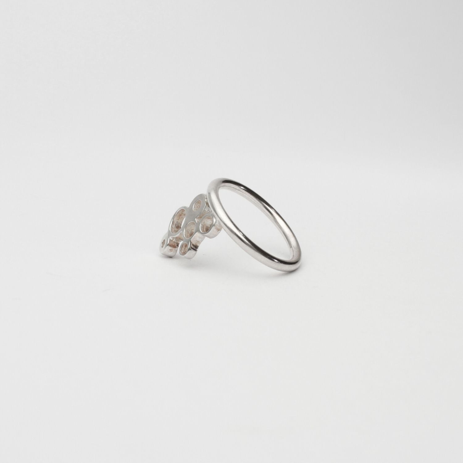 Bubbles small ring, sterling silver — clustered circles inspired by rising champagne bubbles — Modrwy Arian