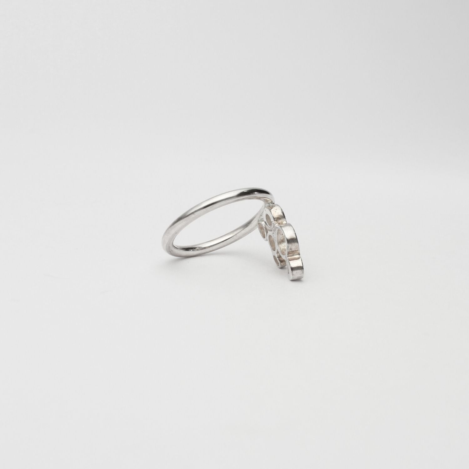 Bubbles small ring, side profile, celebration-themed — Modrwy Arian