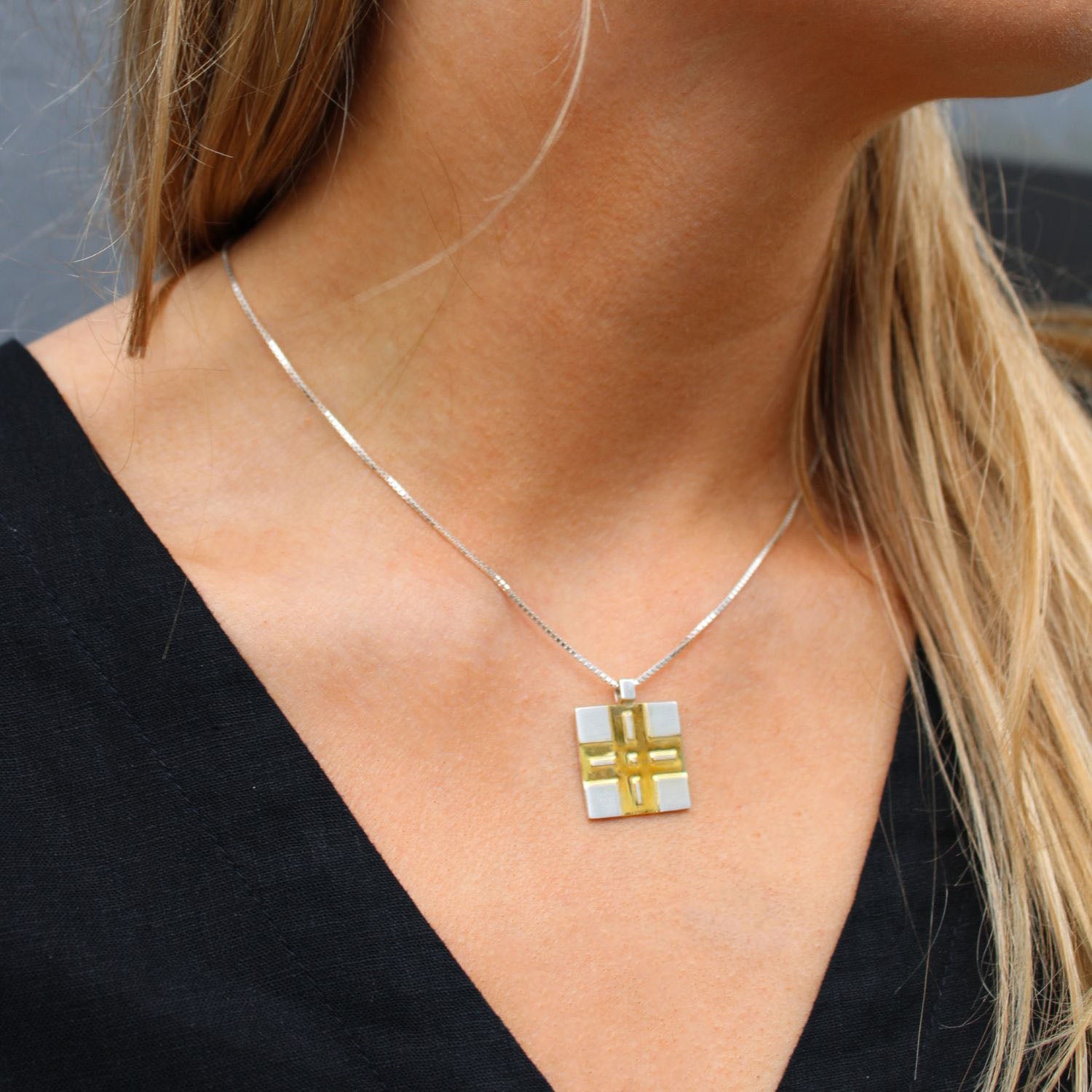 Cross design pendant online