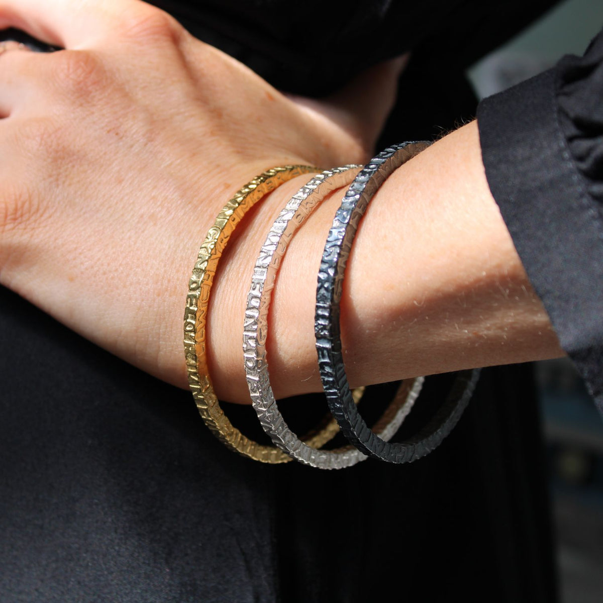 Cofio / Remember: Black Silver Bangle