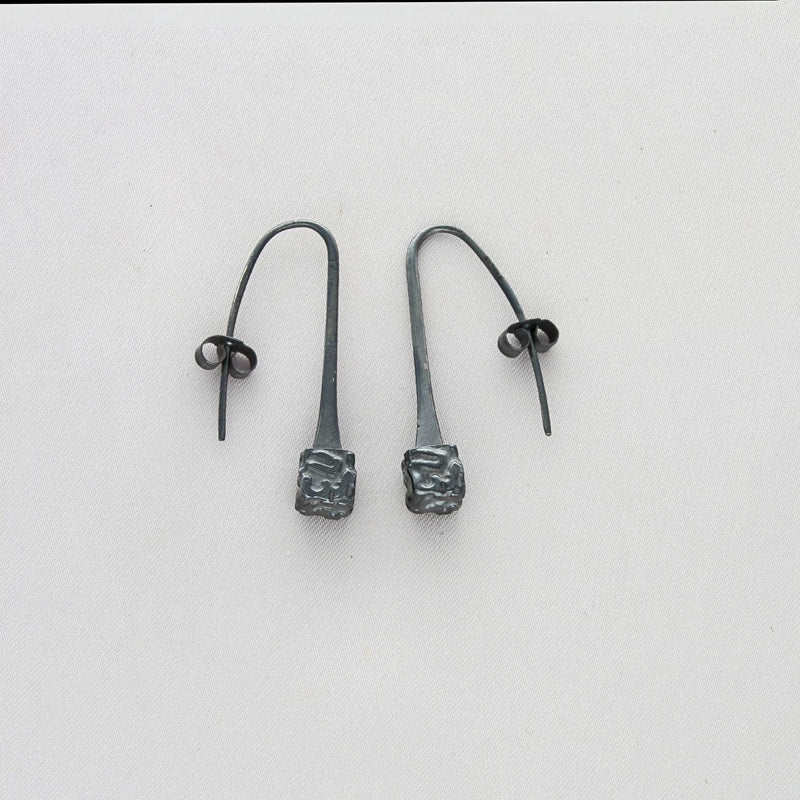 Cube: Short Arc Earrings - Black silver - Mari Thomas Jewellery