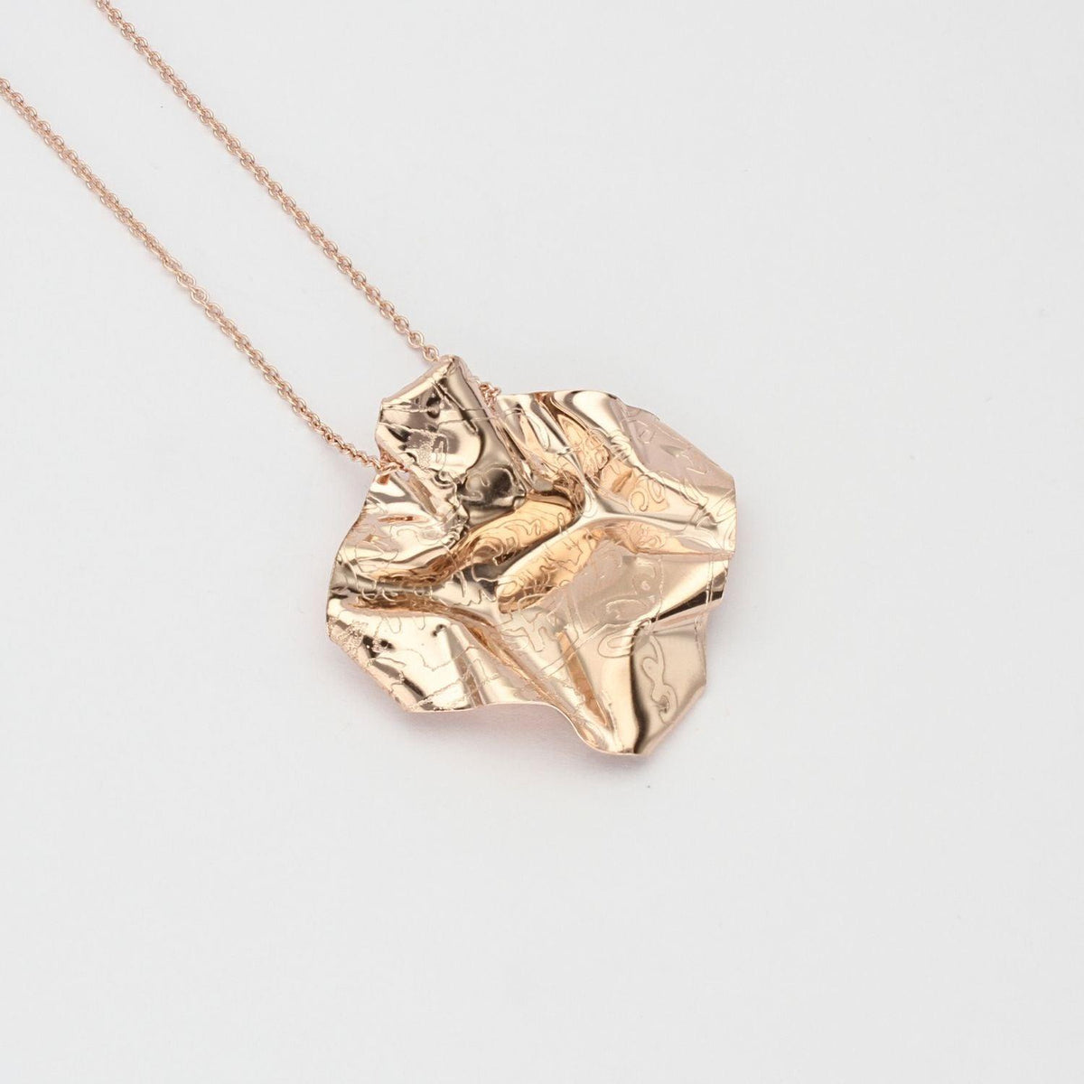 Decorative Concepts medium pendant in 18ct rose gold plated silver, front view