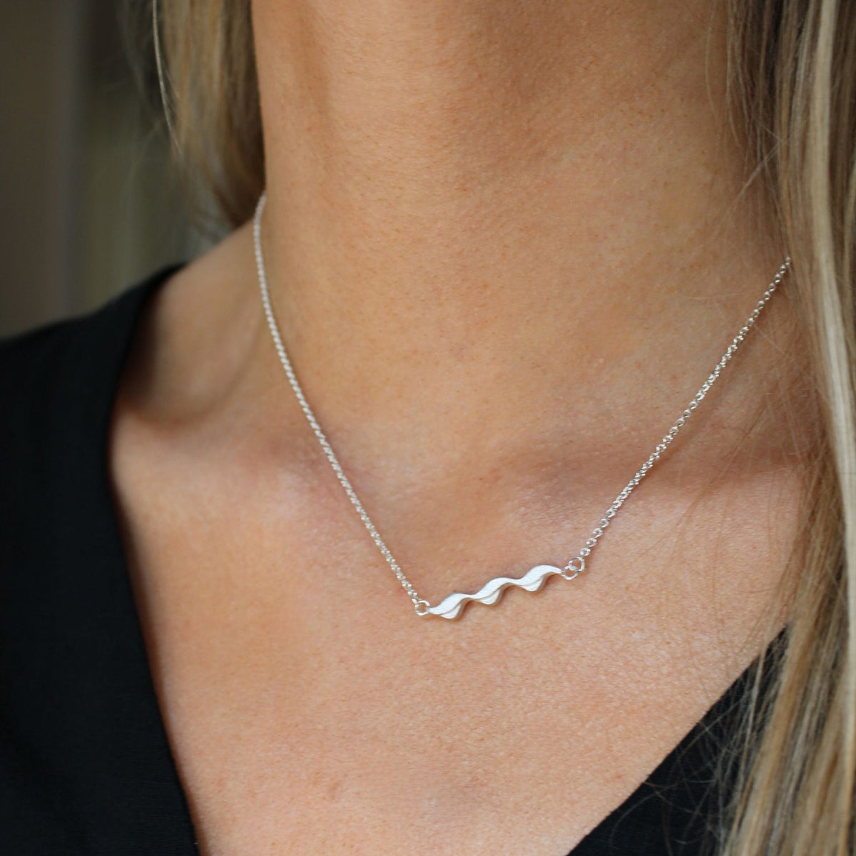 *New* Glissando: Small bar pendant