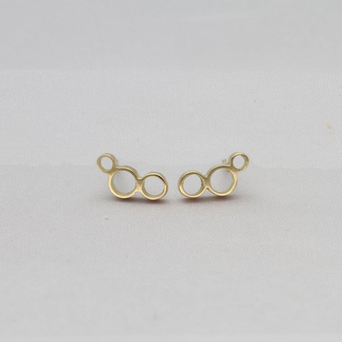 Golden Bubbles small stud, 18ct gold — clustered circles inspired by rising champagne bubbles — Clustdlysau Aur