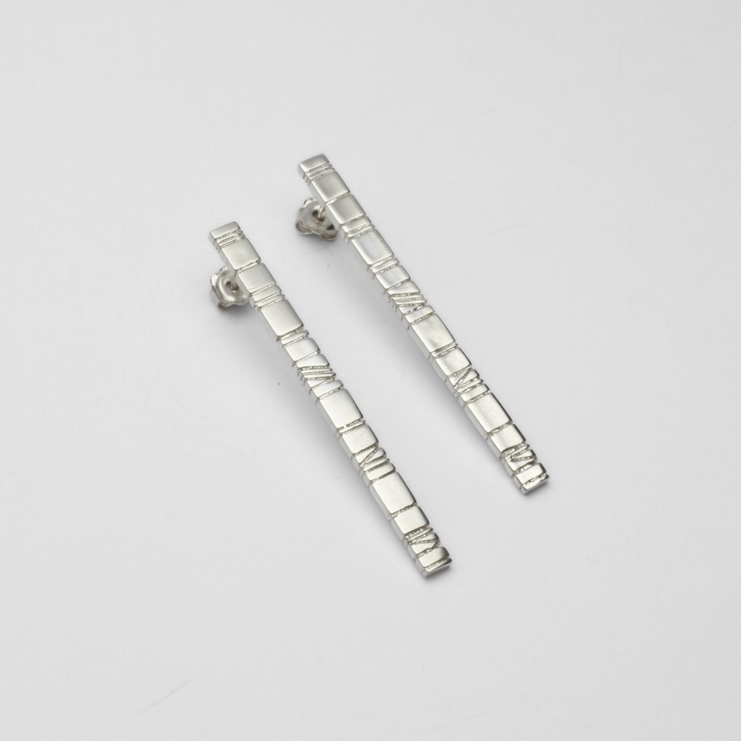 Linear: Silver Bangle – Mari Thomas Jewellery