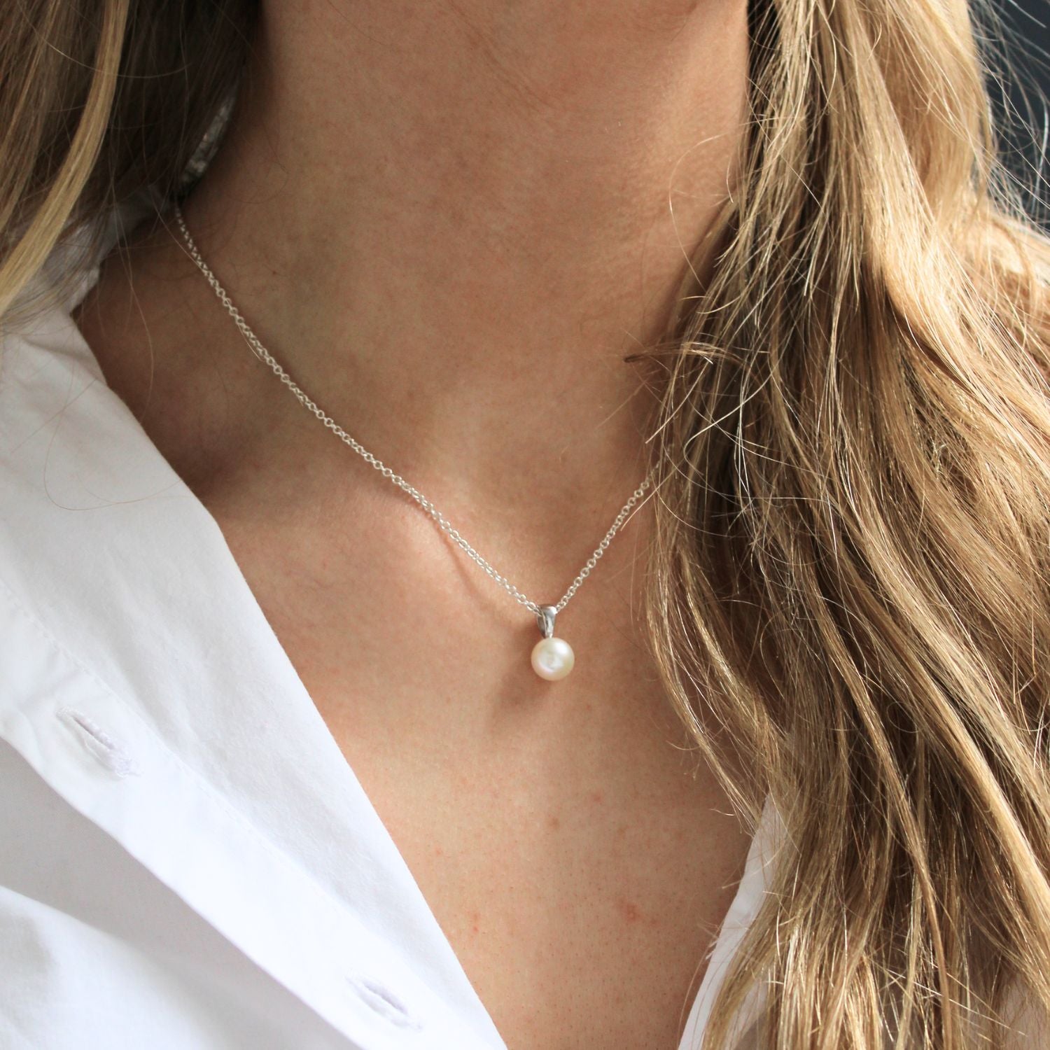 White pearl pendant necklace outlet