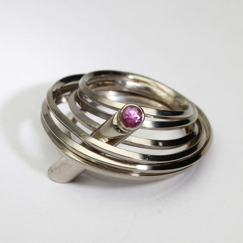 Solitaire: 18ct White Gold Ring with Pink Sapphire